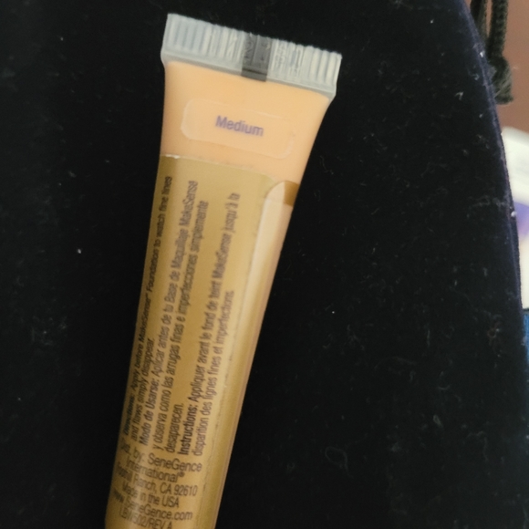 Color concealer - Picture 2 of 3